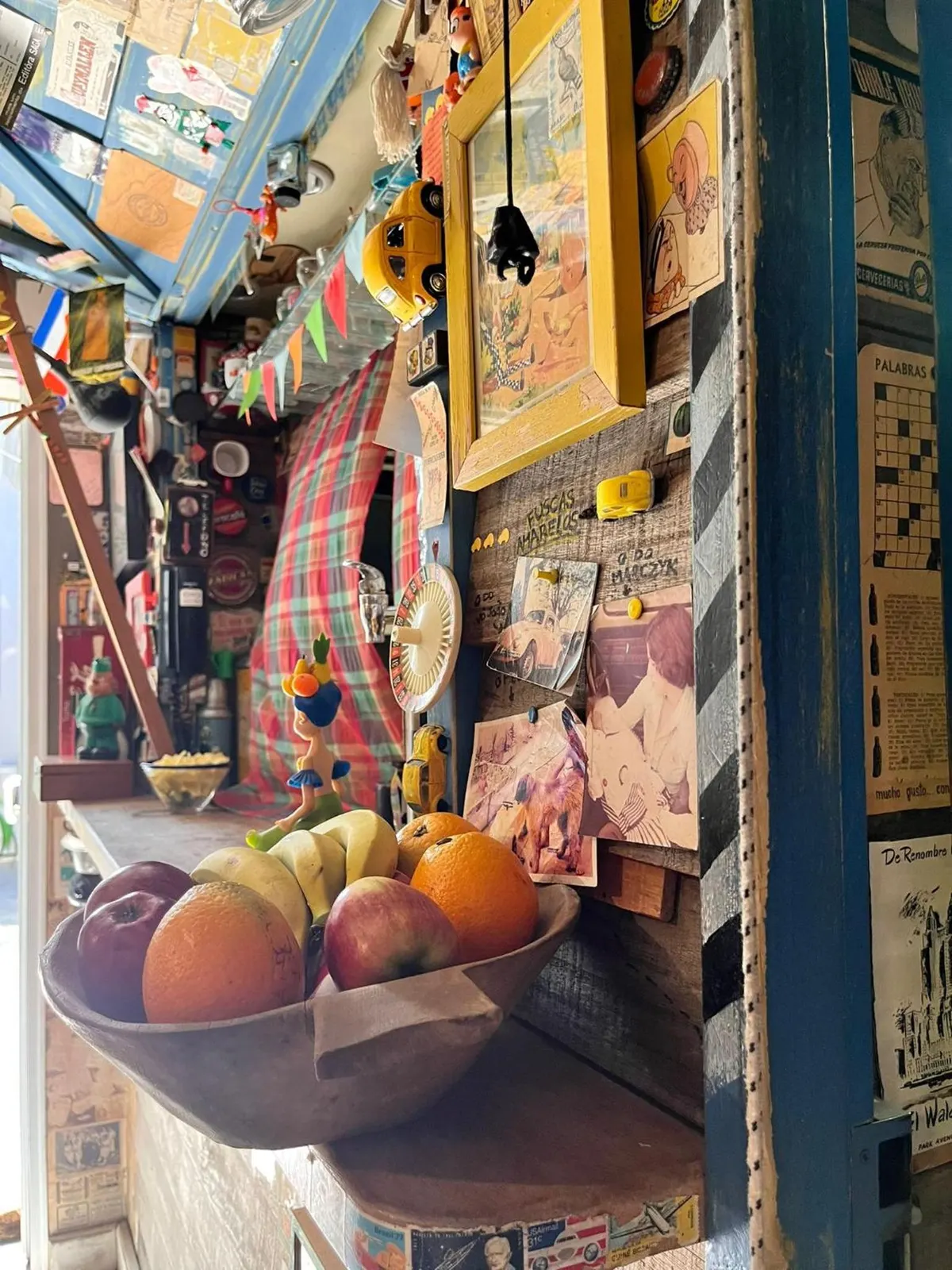 Fruta y algo caliente, todo el día
